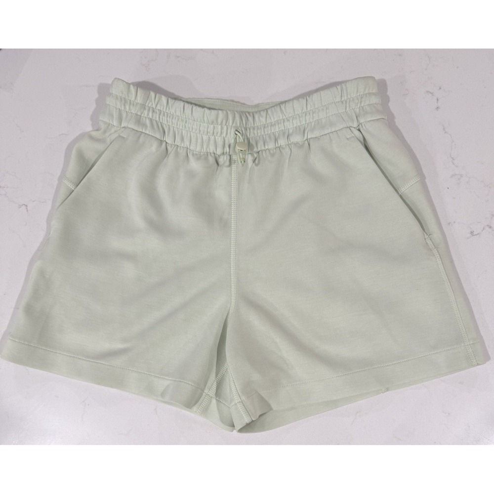 Lululemon Softstreme Womens Sz 4 High-Rise Shorts Light Green Pockets Adj Waist